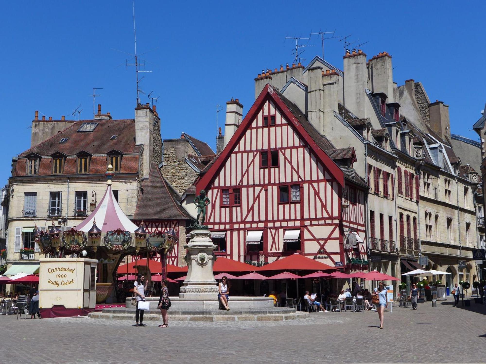 Le Pastore Avec Terrasse Au Coeur Du Centre Historique Dijon Exterior photo